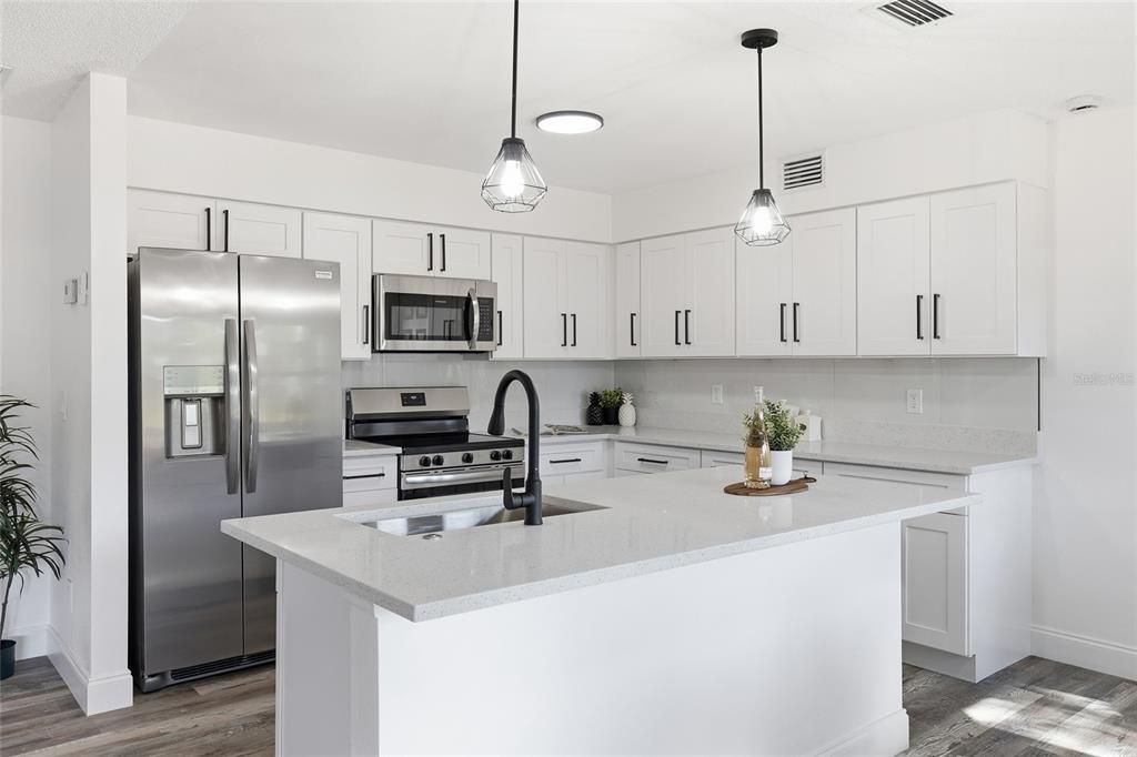 En Venta: $285,000 (3 camas, 2 baños, 1221 Pies cuadrados)