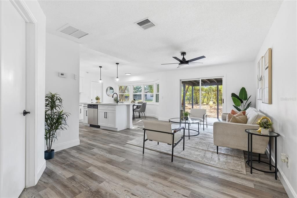 En Venta: $285,000 (3 camas, 2 baños, 1221 Pies cuadrados)