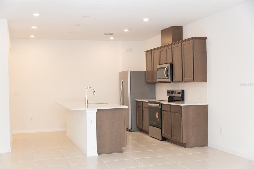 В аренду: $2,850 (3 спален, 2 ванн, 1683 Квадратных фут)