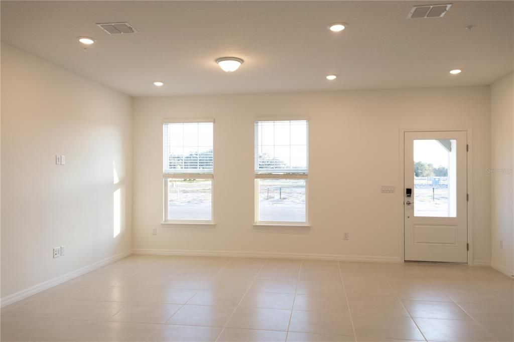 В аренду: $2,850 (3 спален, 2 ванн, 1683 Квадратных фут)