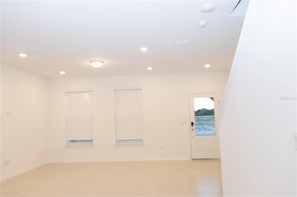 В аренду: $2,850 (3 спален, 2 ванн, 1683 Квадратных фут)