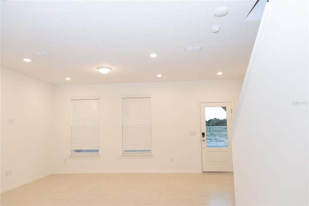 В аренду: $2,850 (3 спален, 2 ванн, 1683 Квадратных фут)