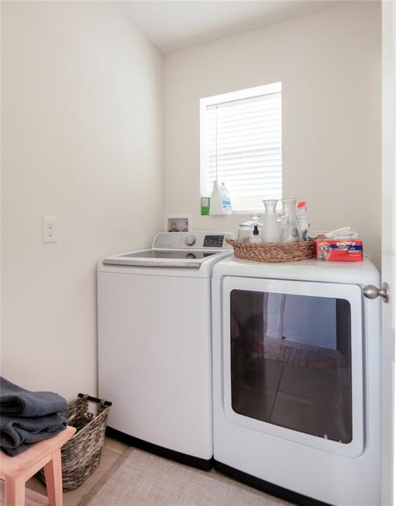 For Sale: $367,400 (3 beds, 2 baths, 1515 Square Feet)