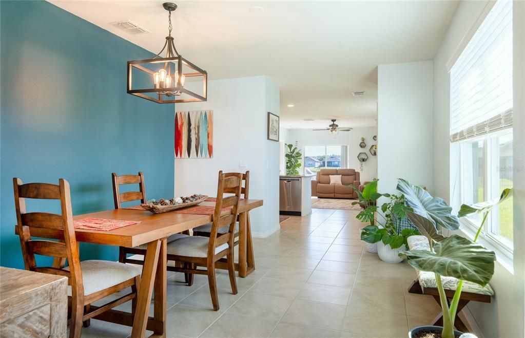 For Sale: $367,400 (3 beds, 2 baths, 1515 Square Feet)