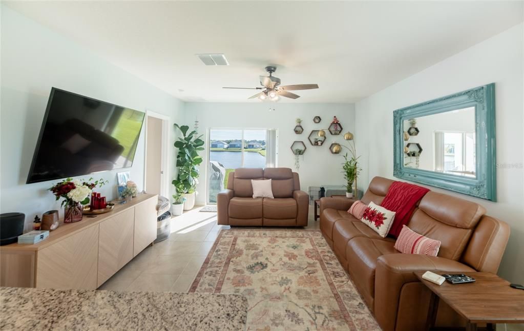 For Sale: $367,400 (3 beds, 2 baths, 1515 Square Feet)