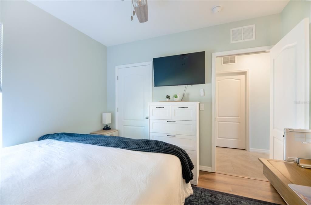 For Sale: $367,400 (3 beds, 2 baths, 1515 Square Feet)