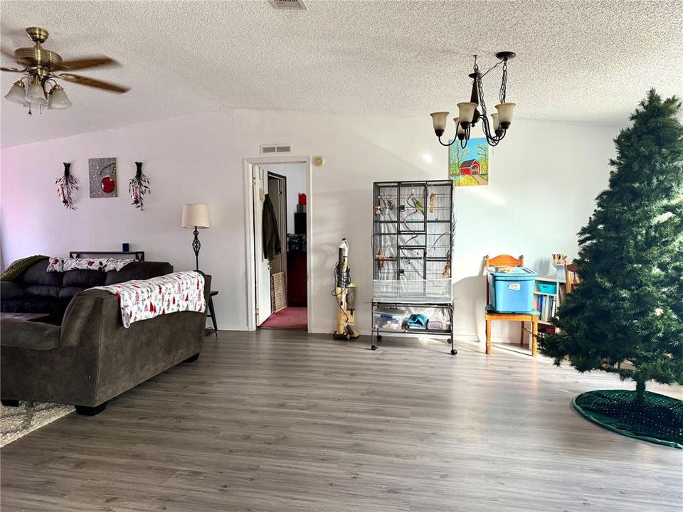 For Sale: $249,000 (3 beds, 2 baths, 1984 Square Feet)