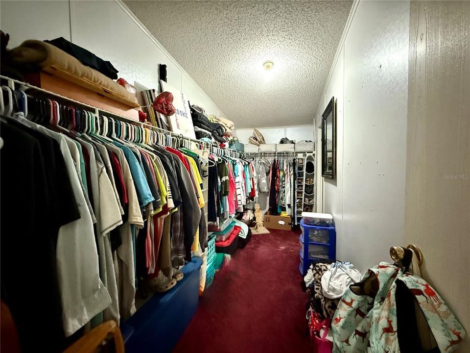 For Sale: $249,000 (3 beds, 2 baths, 1984 Square Feet)