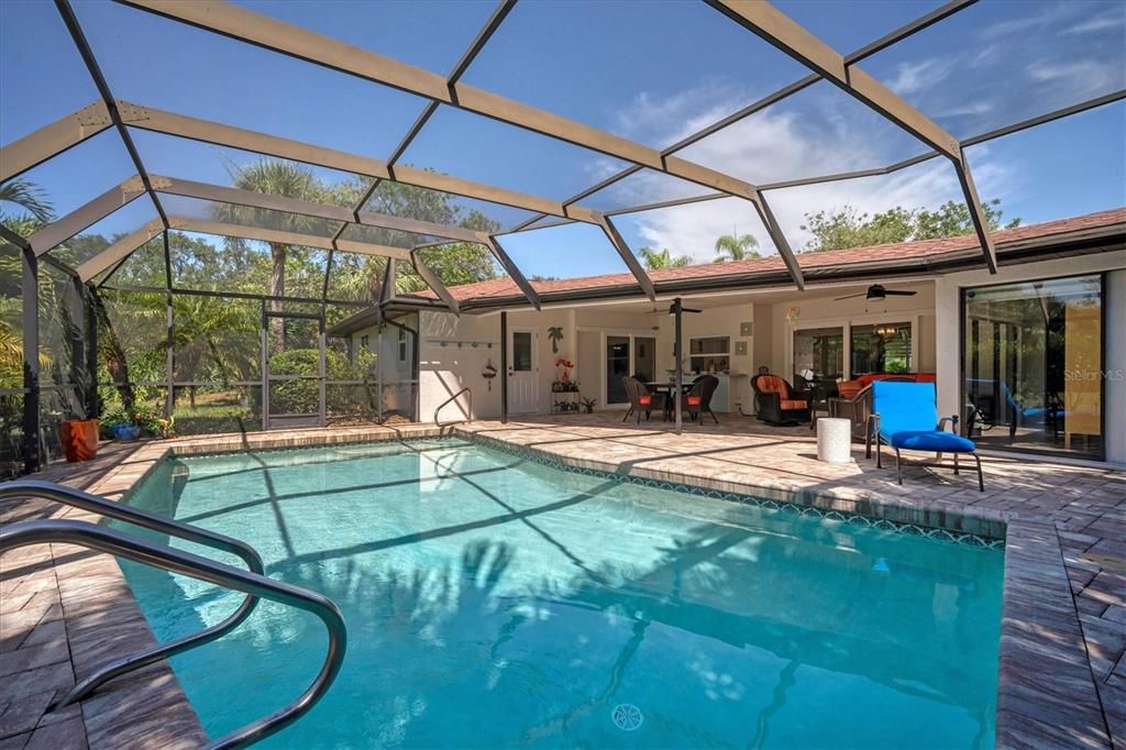 На продажу: $699,000 (3 спален, 2 ванн, 1998 Квадратных фут)