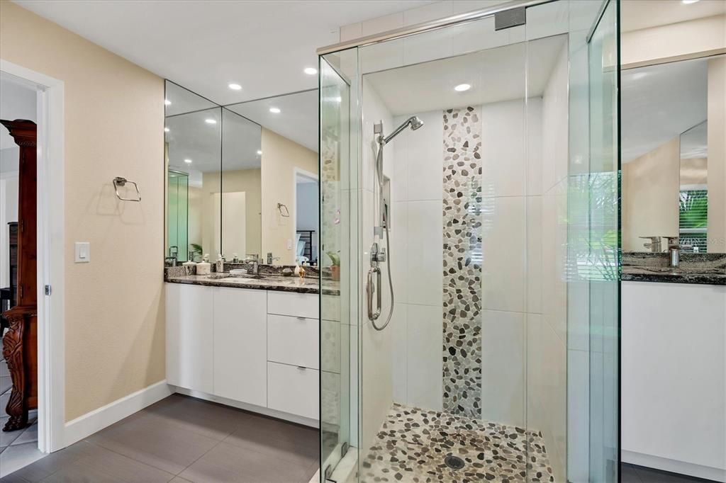 На продажу: $699,000 (3 спален, 2 ванн, 1998 Квадратных фут)