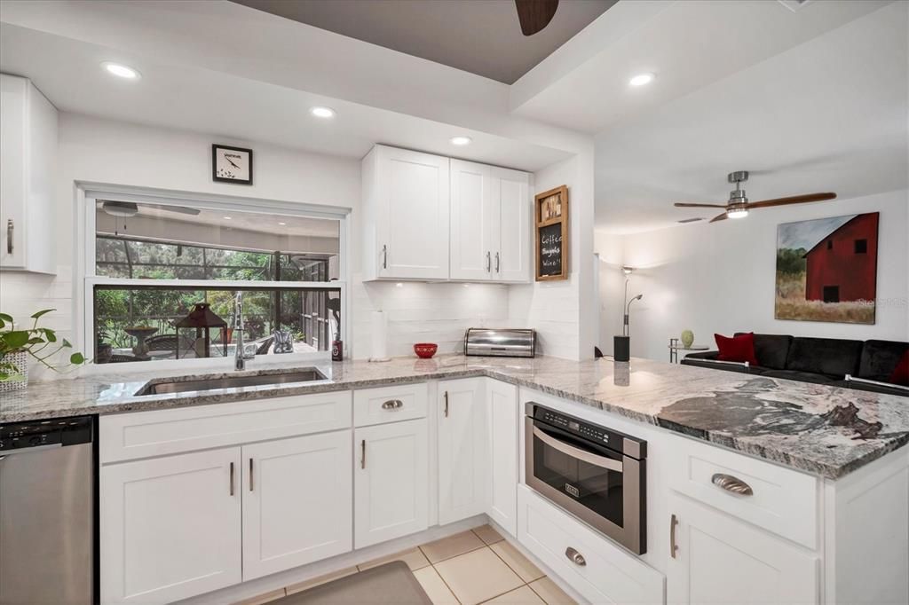 На продажу: $699,000 (3 спален, 2 ванн, 1998 Квадратных фут)