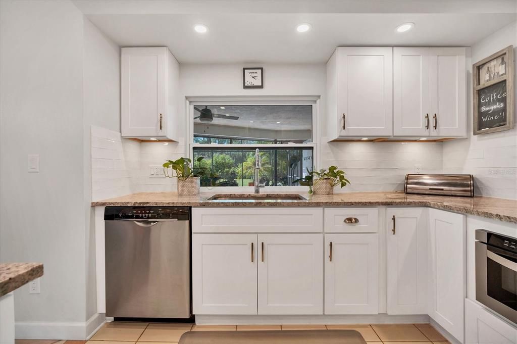 На продажу: $699,000 (3 спален, 2 ванн, 1998 Квадратных фут)