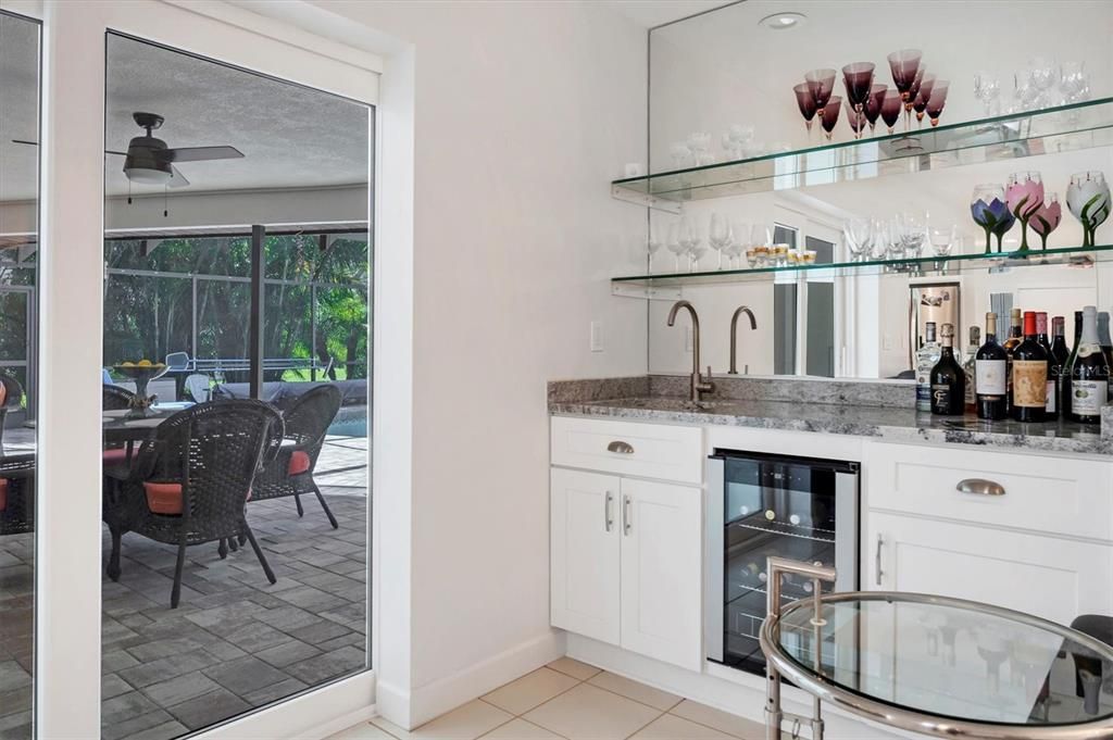 На продажу: $699,000 (3 спален, 2 ванн, 1998 Квадратных фут)