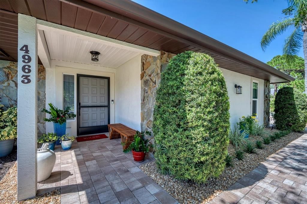 На продажу: $699,000 (3 спален, 2 ванн, 1998 Квадратных фут)