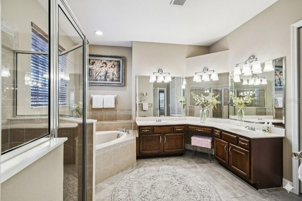 For Sale: $995,000 (6 beds, 4 baths, 4300 Square Feet)