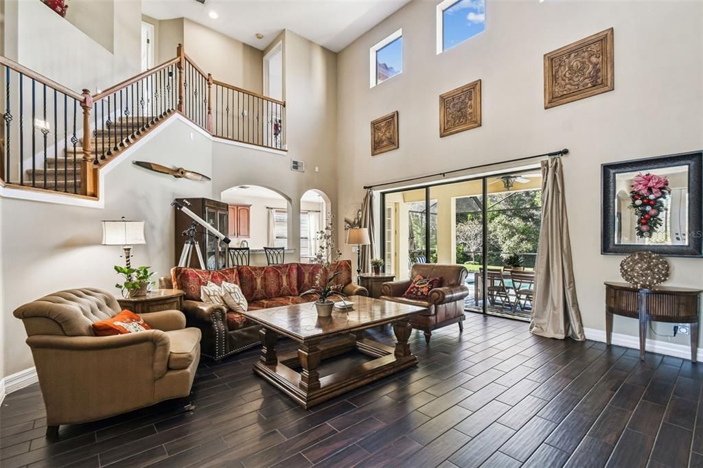 For Sale: $995,000 (6 beds, 4 baths, 4300 Square Feet)