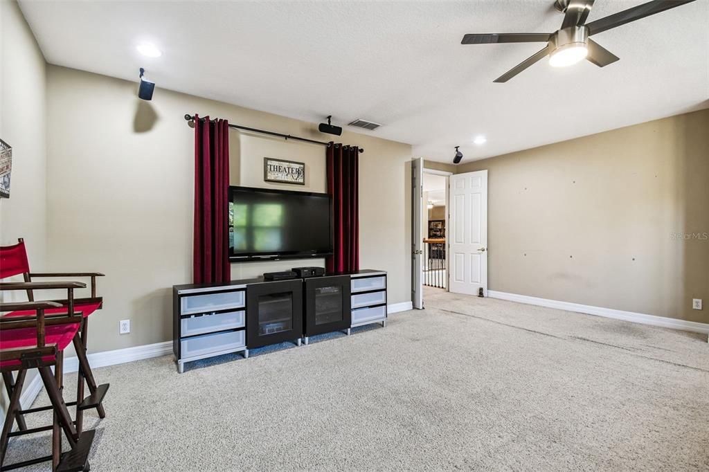 For Sale: $995,000 (6 beds, 4 baths, 4300 Square Feet)