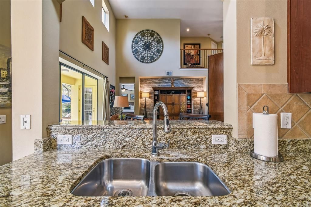 For Sale: $995,000 (6 beds, 4 baths, 4300 Square Feet)