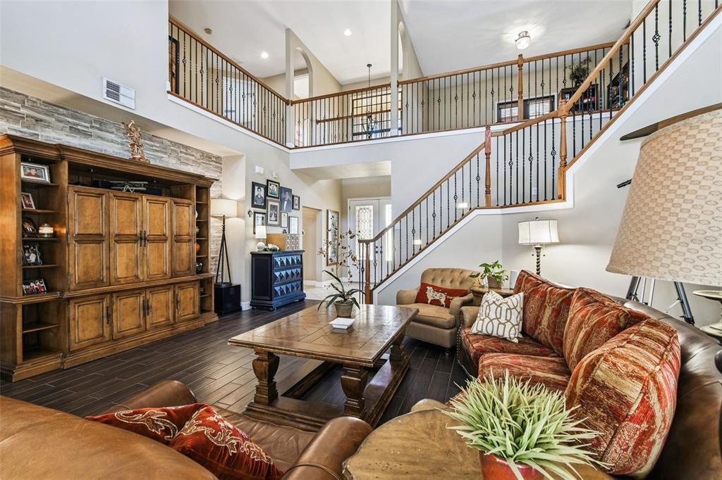 For Sale: $995,000 (6 beds, 4 baths, 4300 Square Feet)