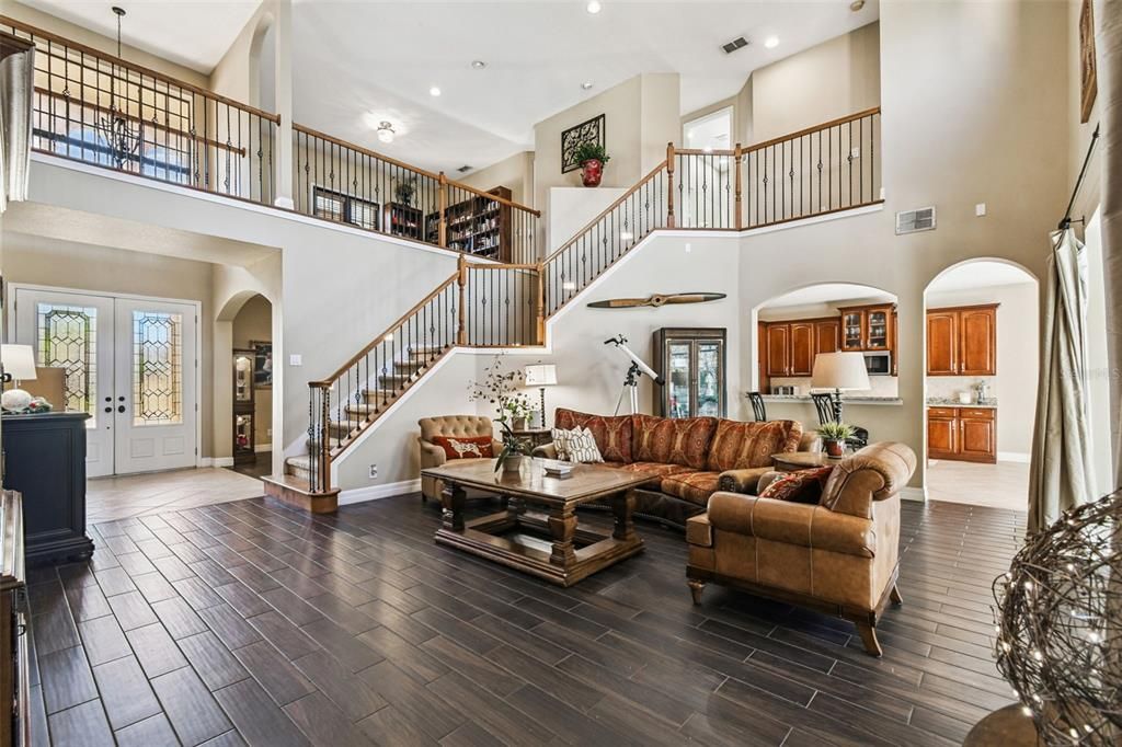 For Sale: $995,000 (6 beds, 4 baths, 4300 Square Feet)