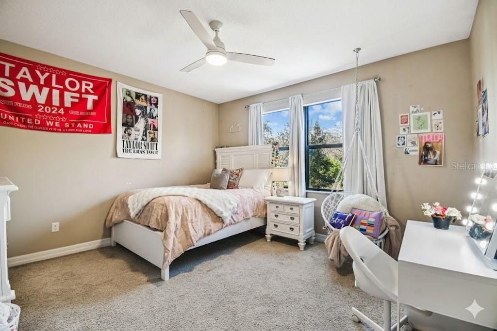 For Sale: $995,000 (6 beds, 4 baths, 4300 Square Feet)