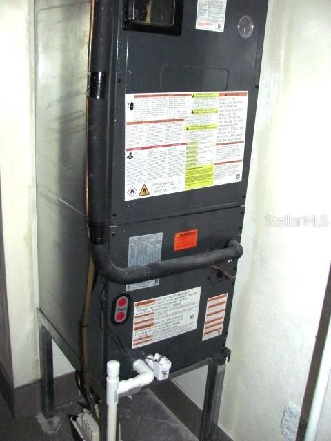 For Sale: $119,000 (1 beds, 1 baths, 670 Square Feet)