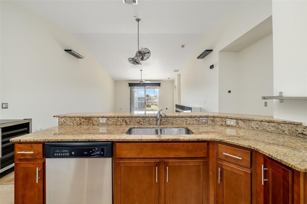 En Venta: $349,900 (2 camas, 2 baños, 1920 Pies cuadrados)