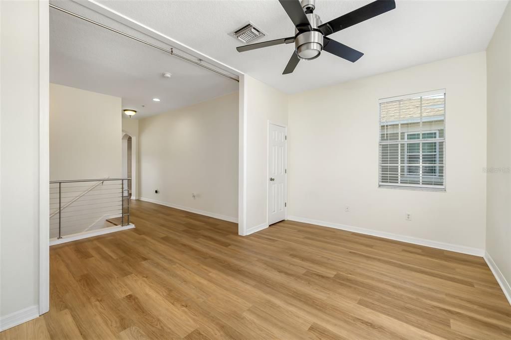 En Venta: $349,900 (2 camas, 2 baños, 1920 Pies cuadrados)