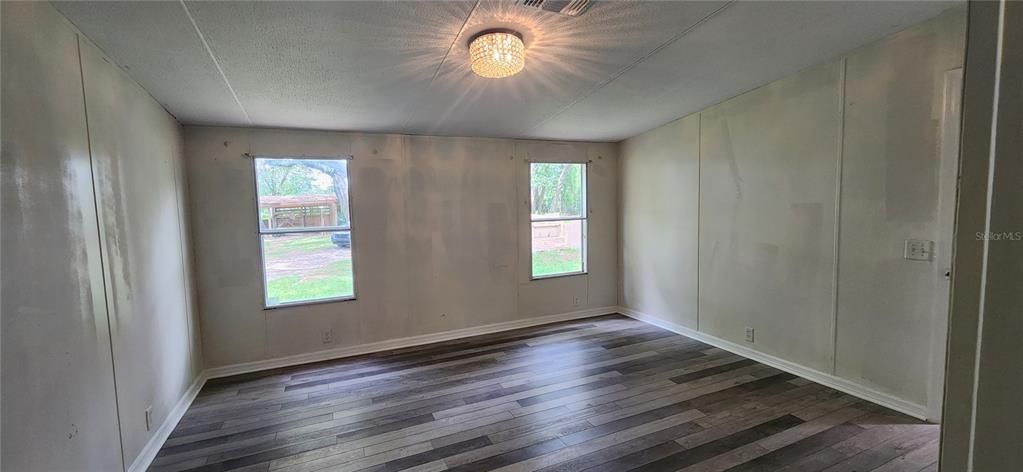 For Sale: $349,900 (3 beds, 2 baths, 1512 Square Feet)