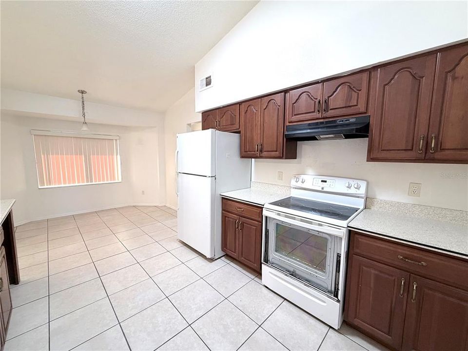 В аренду: $2,400 (3 спален, 2 ванн, 1359 Квадратных фут)