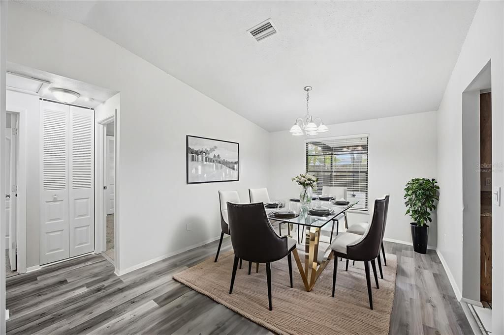 En Venta: $309,900 (3 camas, 2 baños, 1710 Pies cuadrados)