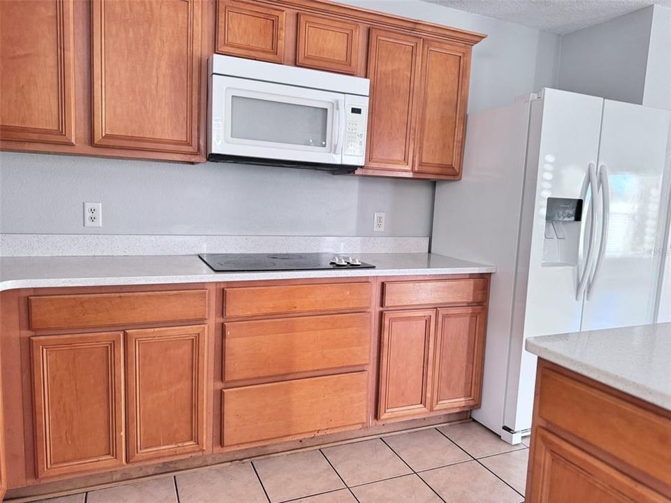 For Rent: $2,200 (3 beds, 2 baths, 1896 Square Feet)