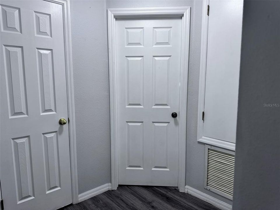 For Rent: $2,200 (3 beds, 2 baths, 1896 Square Feet)