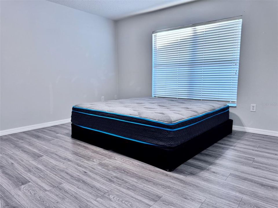 For Rent: $2,200 (3 beds, 2 baths, 1896 Square Feet)