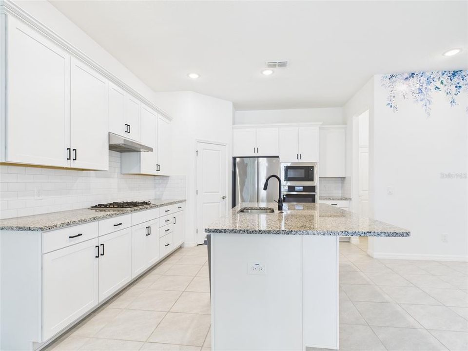 For Rent: $2,600 (4 beds, 2 baths, 2296 Square Feet)