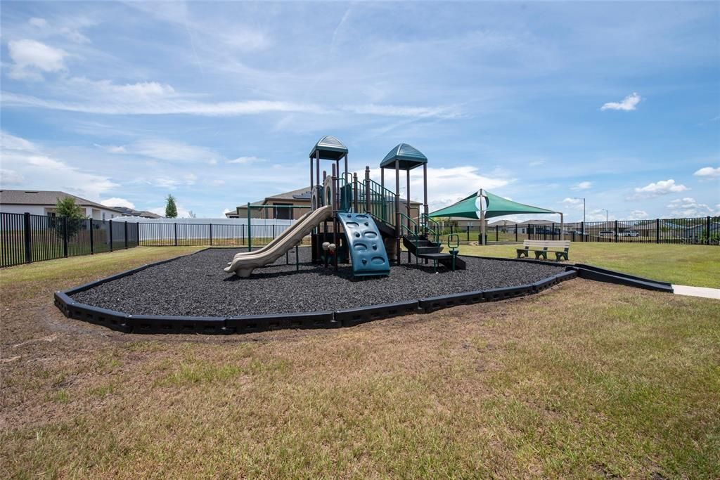 For Sale: $320,000 (3 beds, 2 baths, 1414 Square Feet)