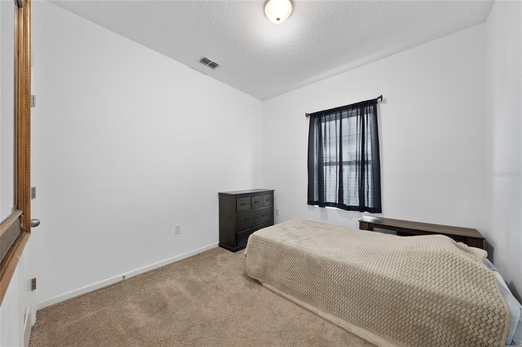 For Sale: $320,000 (3 beds, 2 baths, 1414 Square Feet)