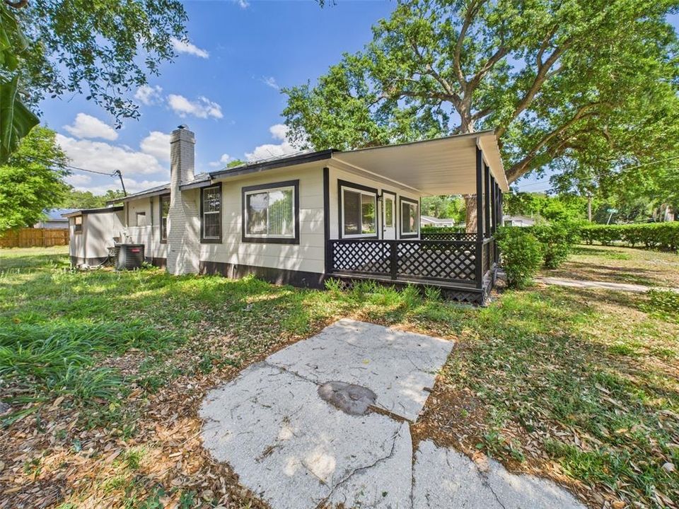 На продажу: $219,900 (2 спален, 1 ванн, 880 Квадратных фут)