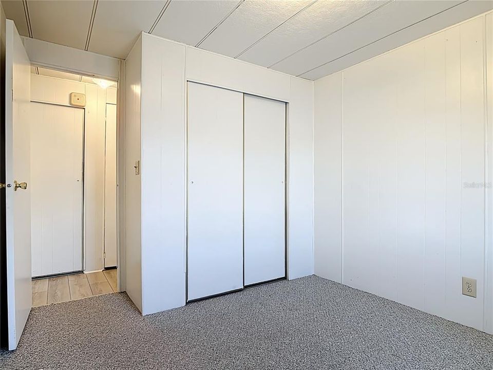 For Sale: $125,000 (2 beds, 1 baths, 960 Square Feet)