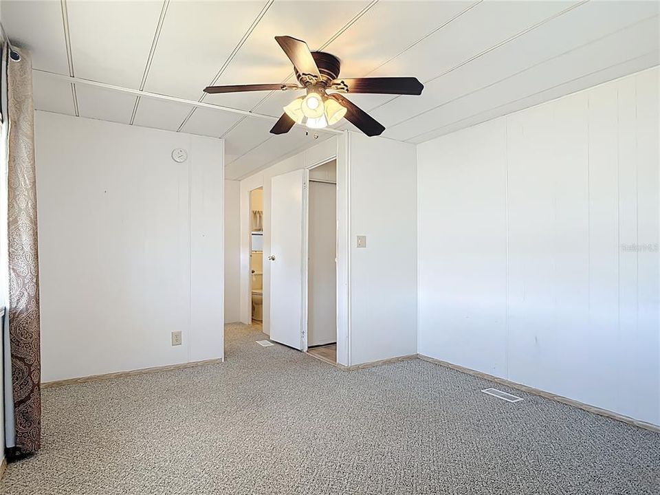 For Sale: $125,000 (2 beds, 1 baths, 960 Square Feet)