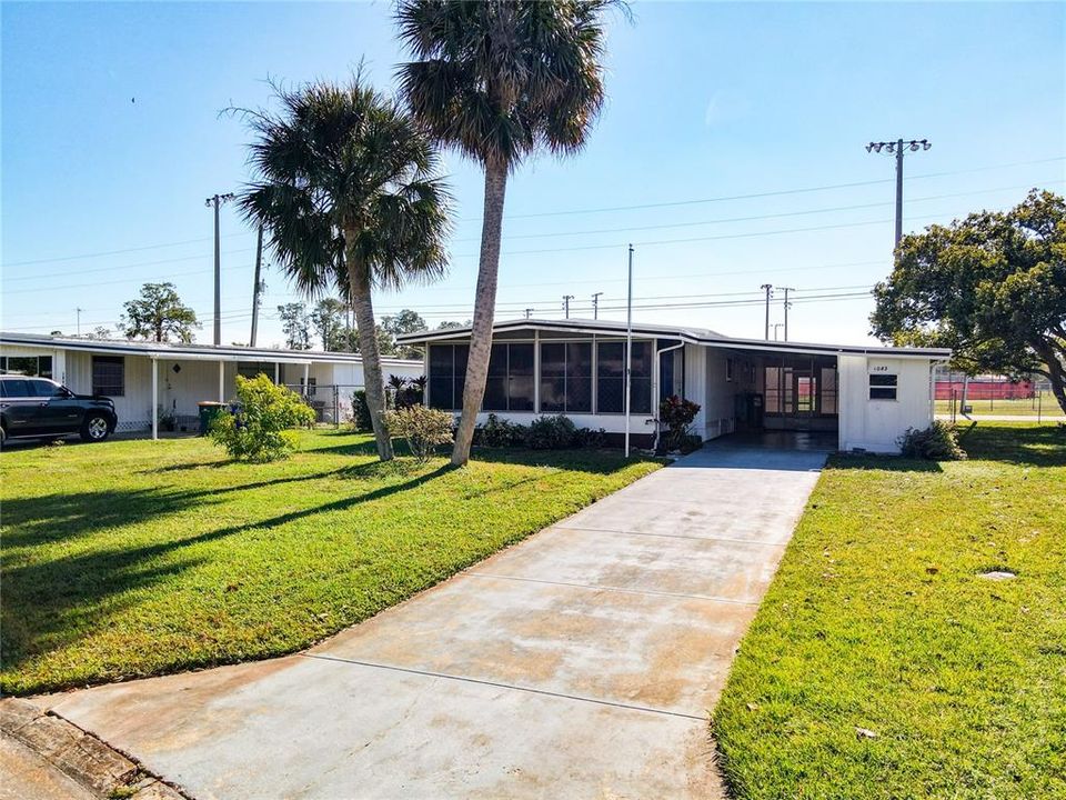 For Sale: $125,000 (2 beds, 1 baths, 960 Square Feet)