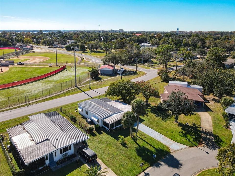 For Sale: $125,000 (2 beds, 1 baths, 960 Square Feet)