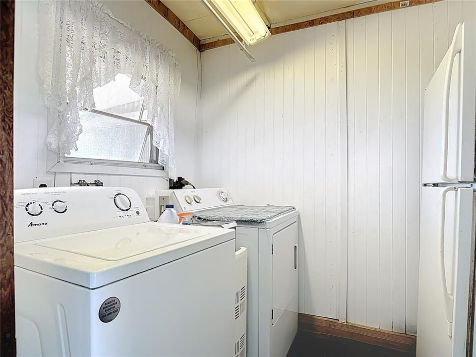 For Sale: $125,000 (2 beds, 1 baths, 960 Square Feet)