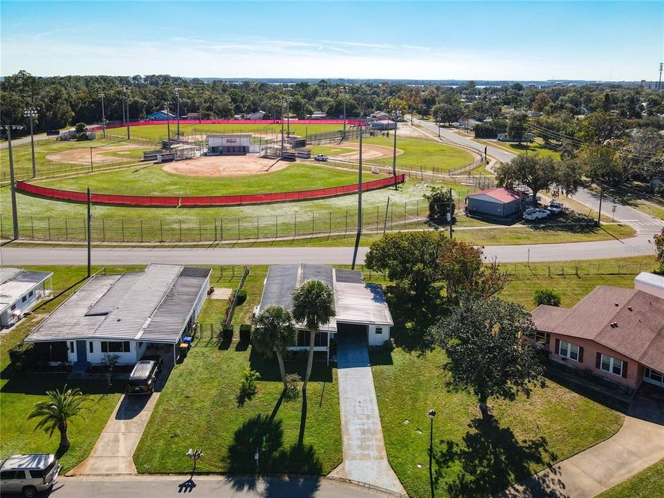 For Sale: $125,000 (2 beds, 1 baths, 960 Square Feet)