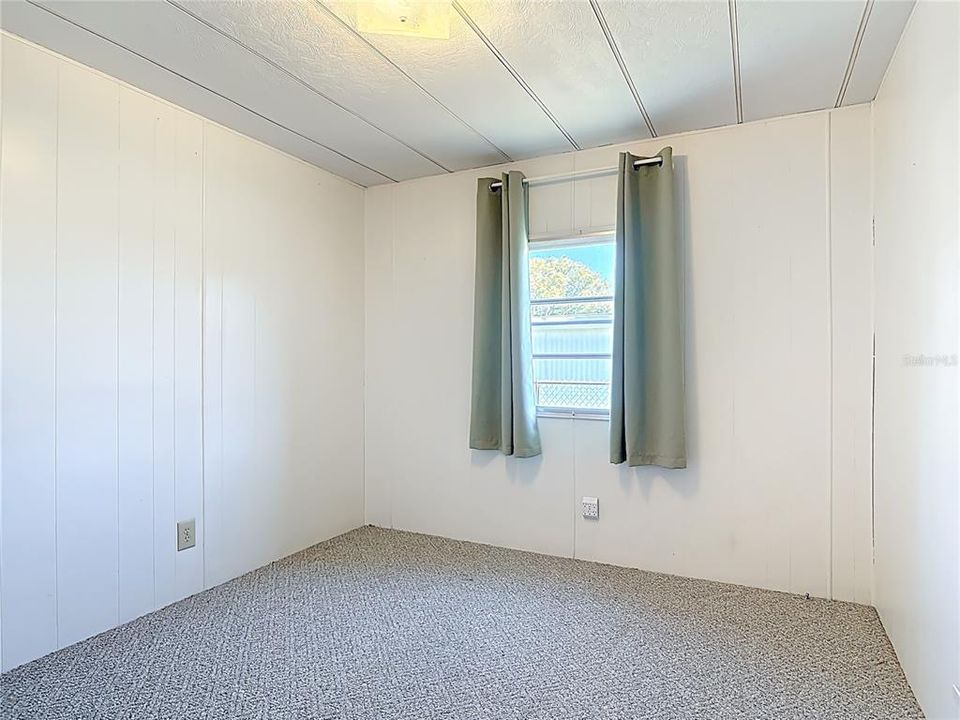 For Sale: $125,000 (2 beds, 1 baths, 960 Square Feet)