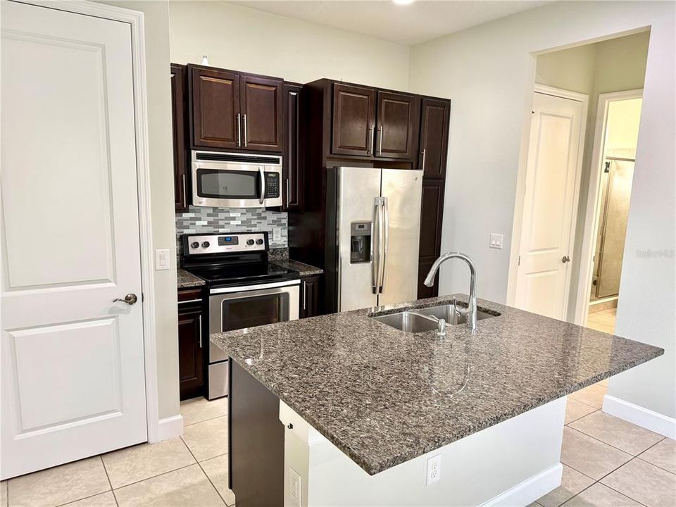 В аренду: $1,700 (1 спален, 1 ванн, 558 Квадратных фут)