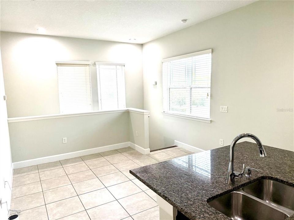 В аренду: $1,700 (1 спален, 1 ванн, 558 Квадратных фут)