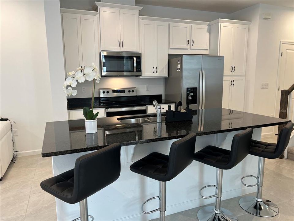 出租: $2,200 (3 贝兹, 2 浴室, 1717 平方英尺)