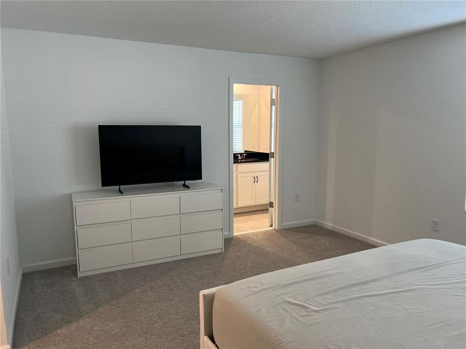 出租: $2,200 (3 贝兹, 2 浴室, 1717 平方英尺)