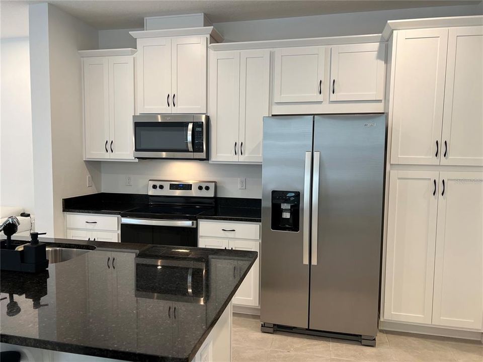 出租: $2,200 (3 贝兹, 2 浴室, 1717 平方英尺)